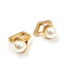 Aro de perla clásica con detalle dorado