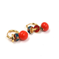 Aro aurora dorada con perlas rojas
