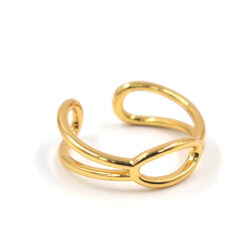 Anillo dorado con diseño tipo ovalo