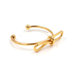Anillo dorado tipo infinito