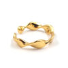 Anillo con diseños curvos