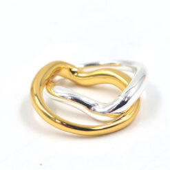 Anillo cruzado dorado con plateado