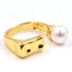 Anillo rectangular separado con perlas