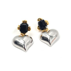 Aro corazón metálico con perlas negras